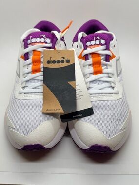 NWT Diadora Mythos Vigore 3 Running Shoe in White/Byzantium/Nectarine Size 8.5